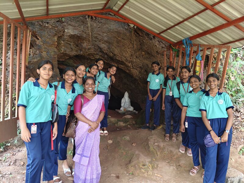 പ്രമാണം:33025 Kapilaguha Vennimala.jpg