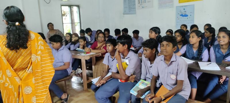 പ്രമാണം:41095-chandradinam2 25-26.jpg