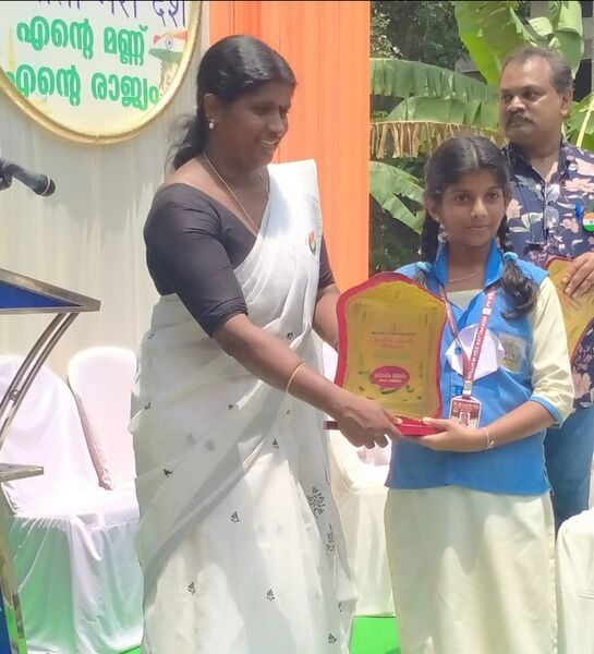 പ്രമാണം:44018 winner 2.jpg