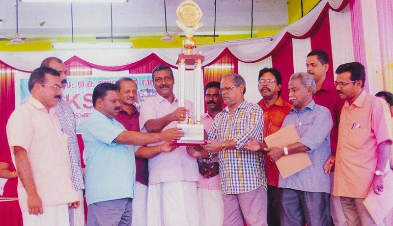 പ്രമാണം:44019 19.jpg