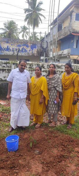 പ്രമാണം:പരിസ്ഥിതി ദിനം 26 4.jpg