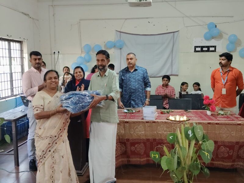 പ്രമാണം:17004 Opening Day 07.jpeg