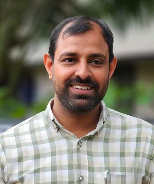 പ്രമാണം:18673 anvar sadath.jpg