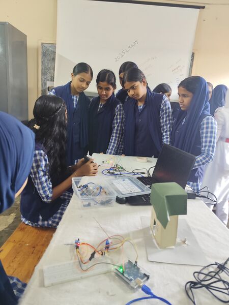 പ്രമാണം:19054 robotics 3.jpg