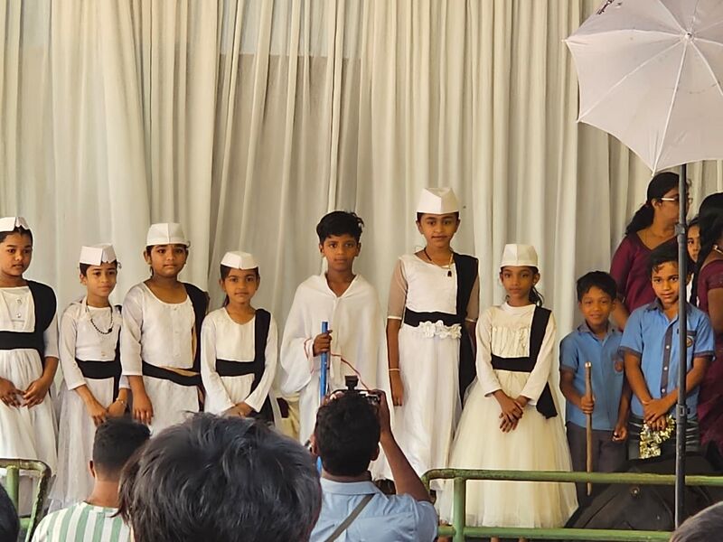 പ്രമാണം:19826 padanolsavam 4.jpeg