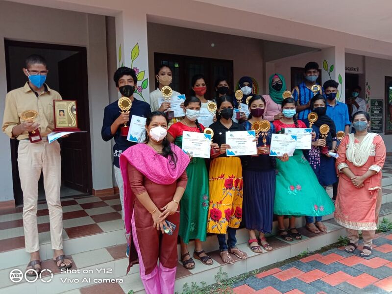 പ്രമാണം:25095 sslc2021-2.jpeg