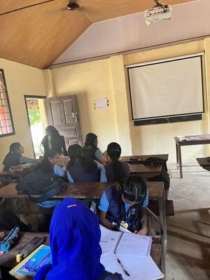 26069 Hitechclassroom.jpg