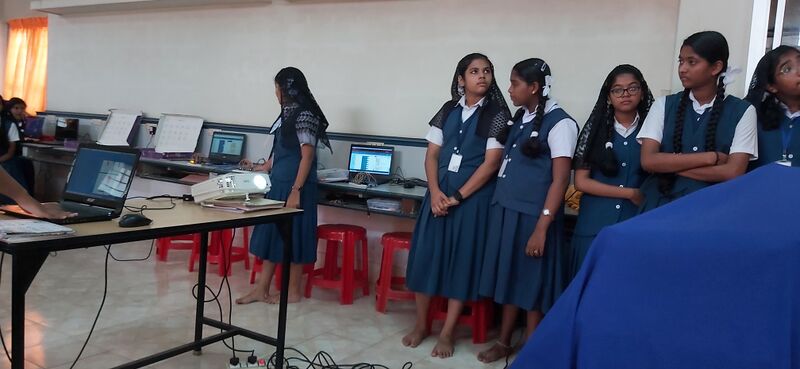 പ്രമാണം:28002-freedom fest4.jpg