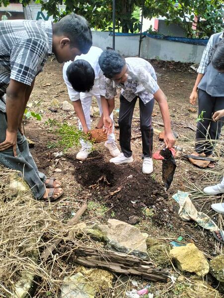 പ്രമാണം:38043 paristhithi 26 06.jpg