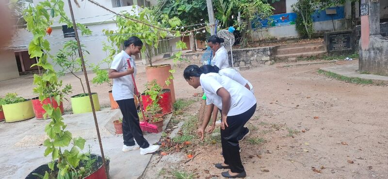 പ്രമാണം:42042 GANDHI JAYANTHI 4.jpg