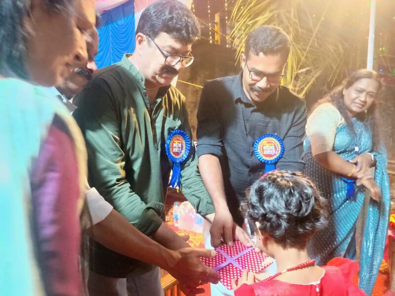 പ്രമാണം:42406 POORVAVIDYARTHI 2.jpg