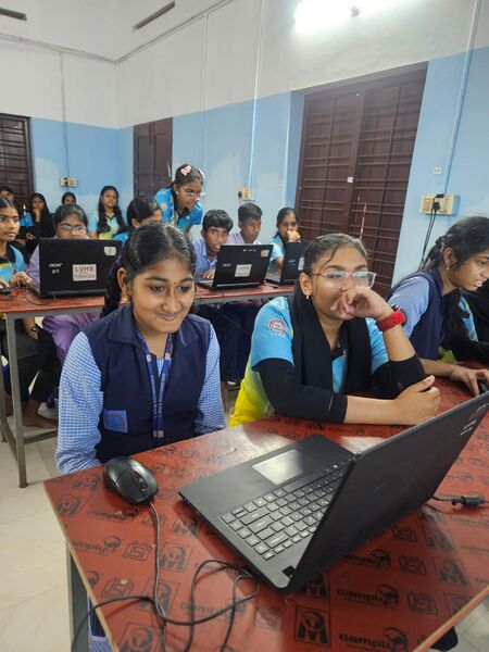 പ്രമാണം:43018 cwsn class2.jpeg