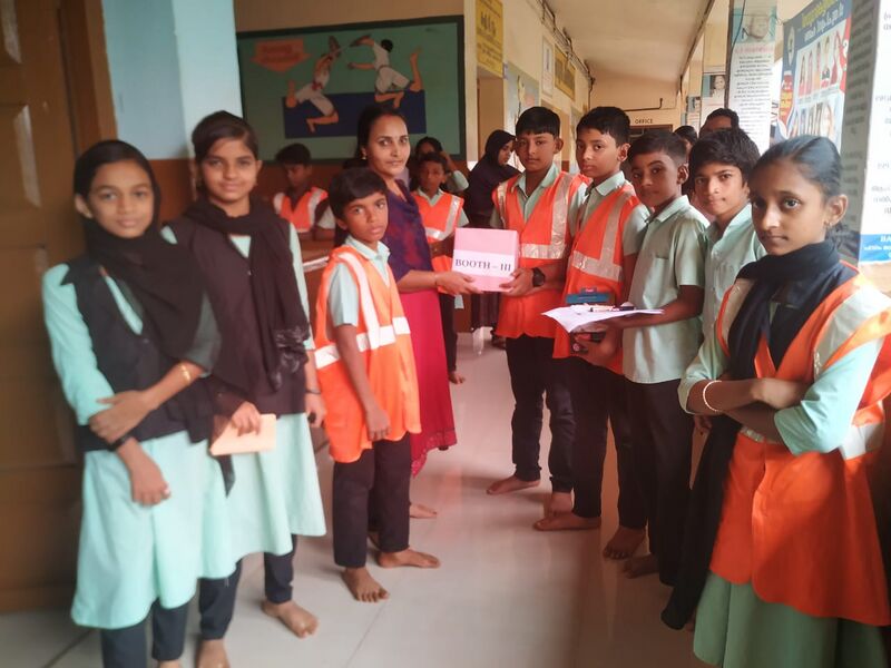 പ്രമാണം:48253 booth duty.jpeg