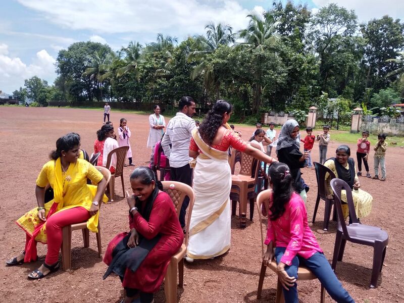 പ്രമാണം:11240 onam 3.jpeg