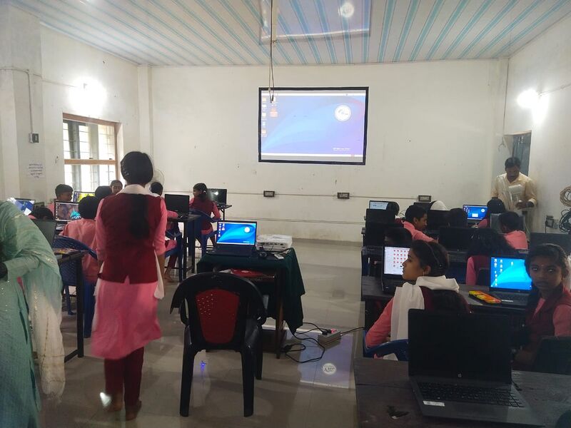 പ്രമാണം:15036-Hitech classrooms.jpg