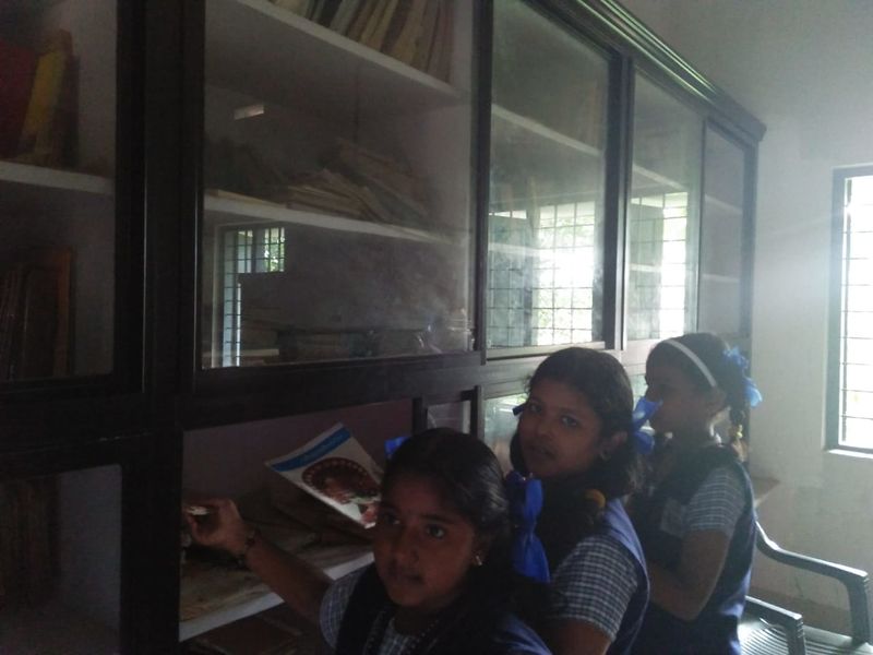 പ്രമാണം:22076rdg 1.jpg