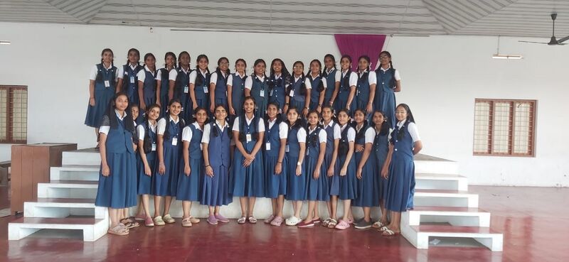 പ്രമാണം:28002-2022-25 batch (2).jpg