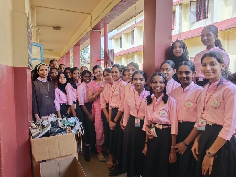 പ്രമാണം:29040-LK E-waste collection2025.jpg