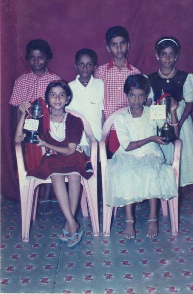 പ്രമാണം:29359 album srdancy9.jpg