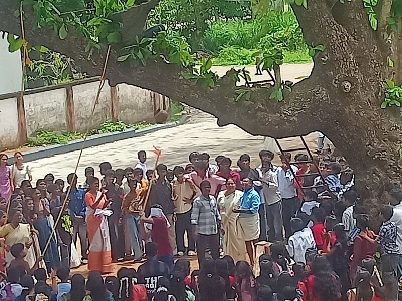 പ്രമാണം:36026 2025onam8.jpg