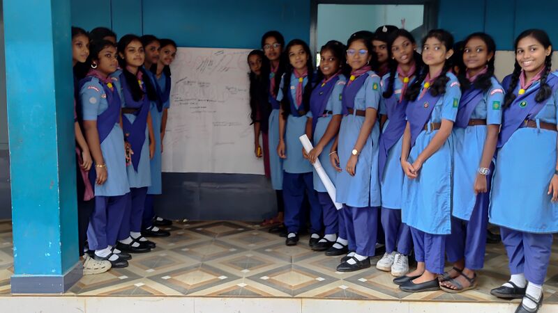 പ്രമാണം:42085 lahari 25 4.jpg