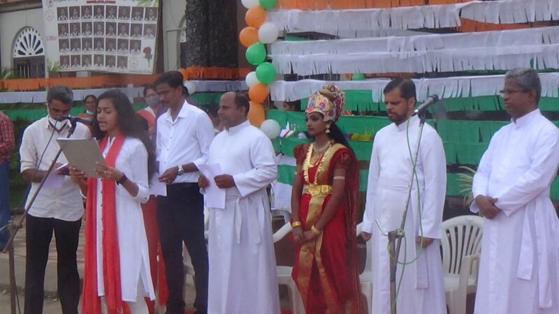 പ്രമാണം:75 YEARS OF INDEPENDENCE.jpg