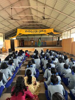 മൂല്യ അധിഷ്ഠിത വിദ്യാഭ്യാസത്തെ കുറിച്ച് ശ്രീ വിജയകുമാർ സാർ ക്ലാസെടുക്കുന്നു
