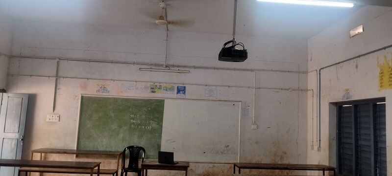 പ്രമാണം:11070 Hitech school.jpg