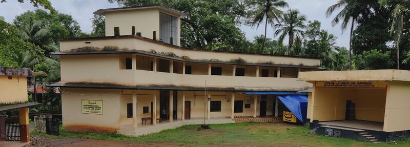 പ്രമാണം:14854 schoolphoto1.jpg