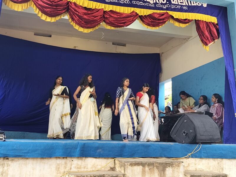 പ്രമാണം:21068 pkd kalolsavan 2.resized.jpg