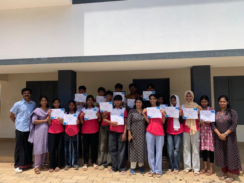 പ്രമാണം:21098 LK CERTIFICATE DISTRIBUTION.jpg