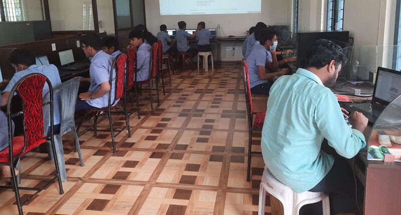 പ്രമാണം:32052 hitech hall.jpg