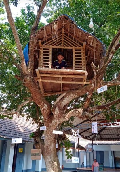 പ്രമാണം:34306 Charithram1.jpg