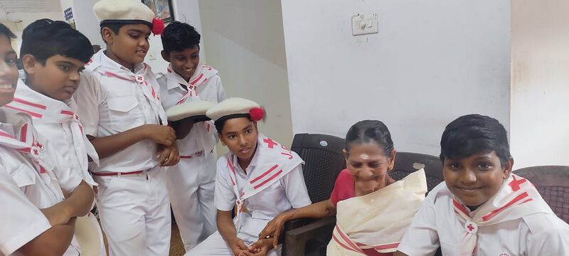 പ്രമാണം:35011oldagehome visit.jpg