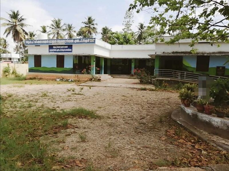 പ്രമാണം:36232 school photo.jpg