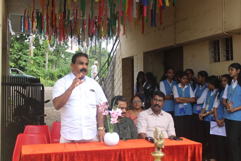 പ്രമാണം:37501 school.JPG