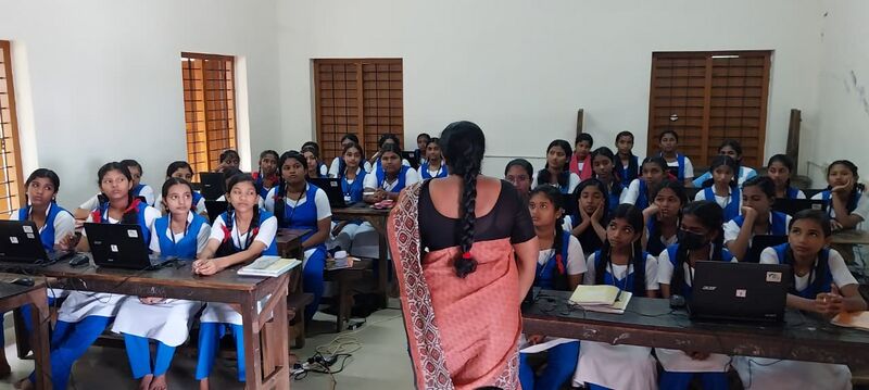 പ്രമാണം:38042 st.marysghskozhencherry robofest3.jpeg