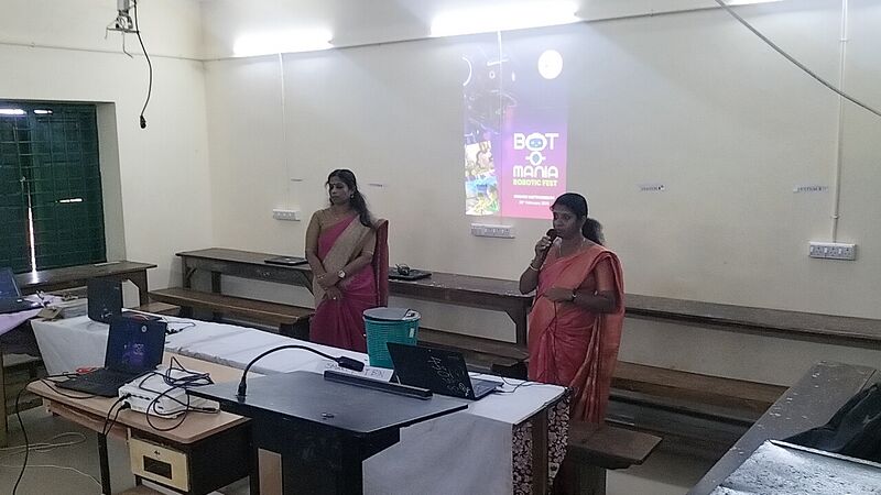 പ്രമാണം:43038-littlekites -botomania.jpg