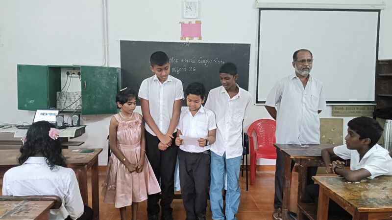 പ്രമാണം:43052 lahariviruddhaganam.jpg