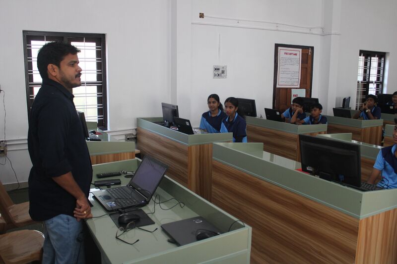 പ്രമാണം:CHSS LK SCHOOL CAMP,.JPG