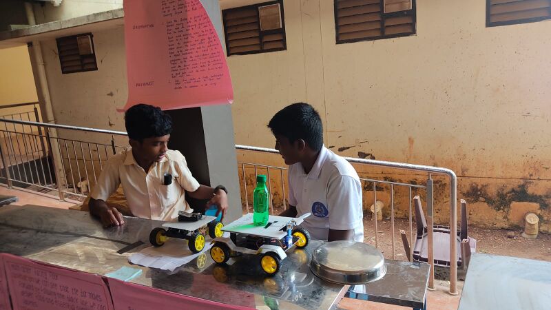 പ്രമാണം:12024 schoolmela8.jpeg