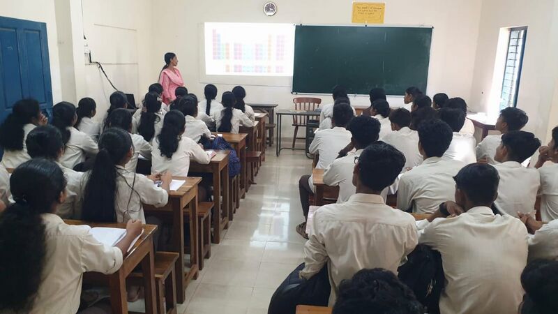 പ്രമാണം:13100 hightech.jpeg