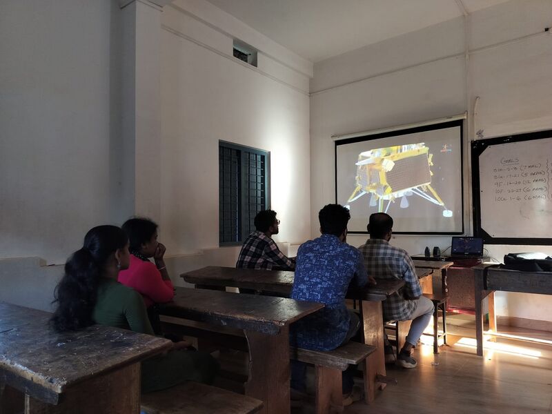 പ്രമാണം:18031 CHANDRAYAN 3 launching LIVE.jpeg