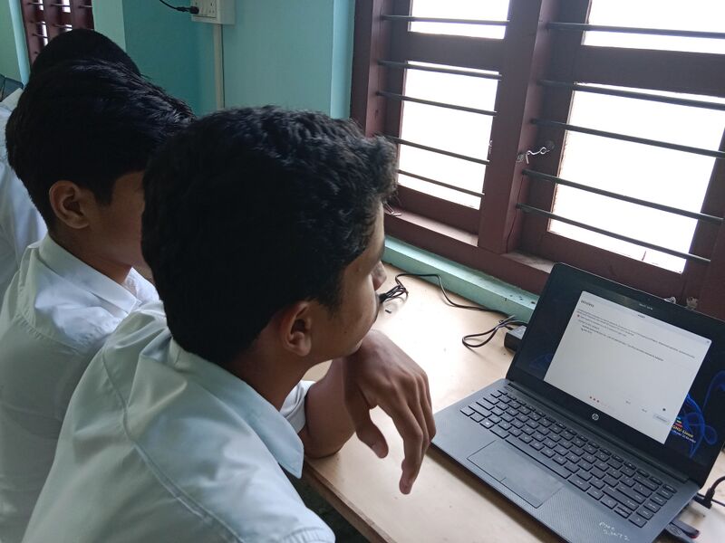 പ്രമാണം:21072 Batch 2023-26.OS Installation.6.jpg