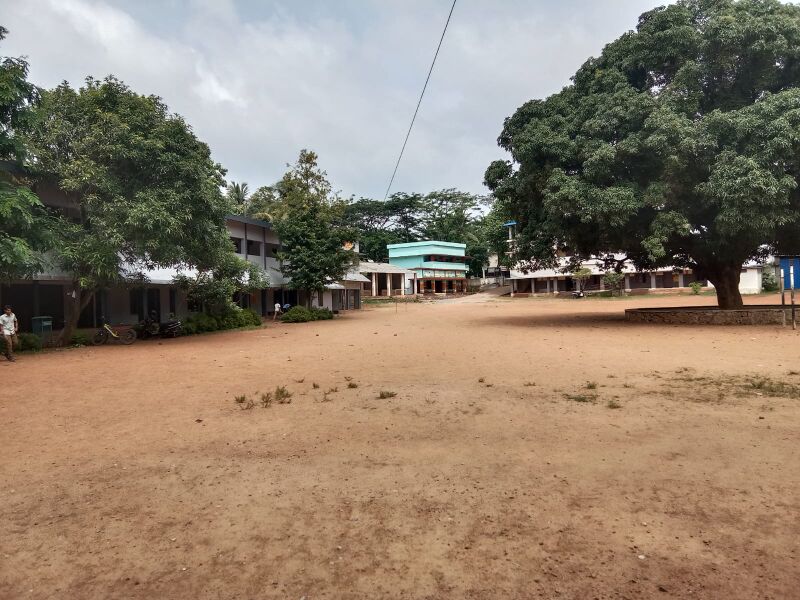 പ്രമാണം:21081 my school.jpg