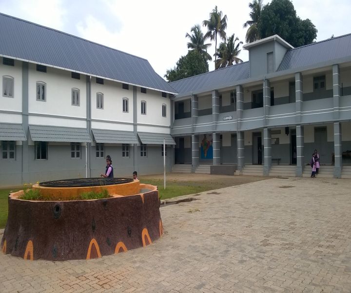 പ്രമാണം:25078 school1.jpg