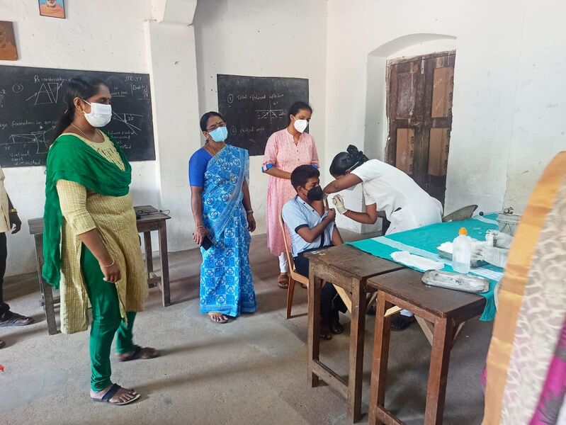 പ്രമാണം:26056 vaccin2.jpg