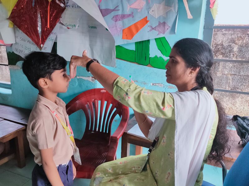 പ്രമാണം:41409 Eye testing4.jpg