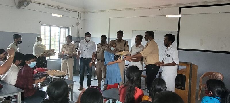 പ്രമാണം:HM UD.jpeg