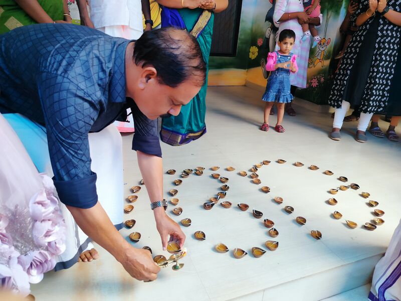 പ്രമാണം:Pravesanolsavam 1 42307.jpg